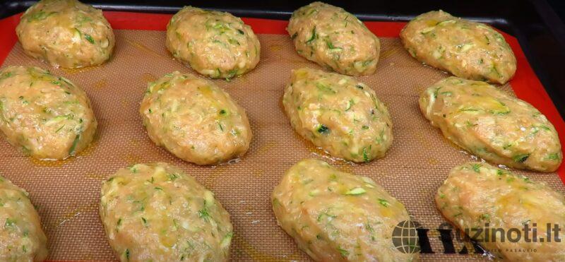 Не только вкусно, но и полезно. Домашние куриные котлеты с кабачками