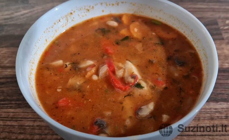 Сербский фасолевый суп с мясом. Приготовить должен каждый: знаменитое на весь мир блюдо