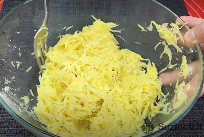 Просто натрите картошку. Научили в дорогом ресторане: вкусные куриные котлеты без блендера и мясорубки
