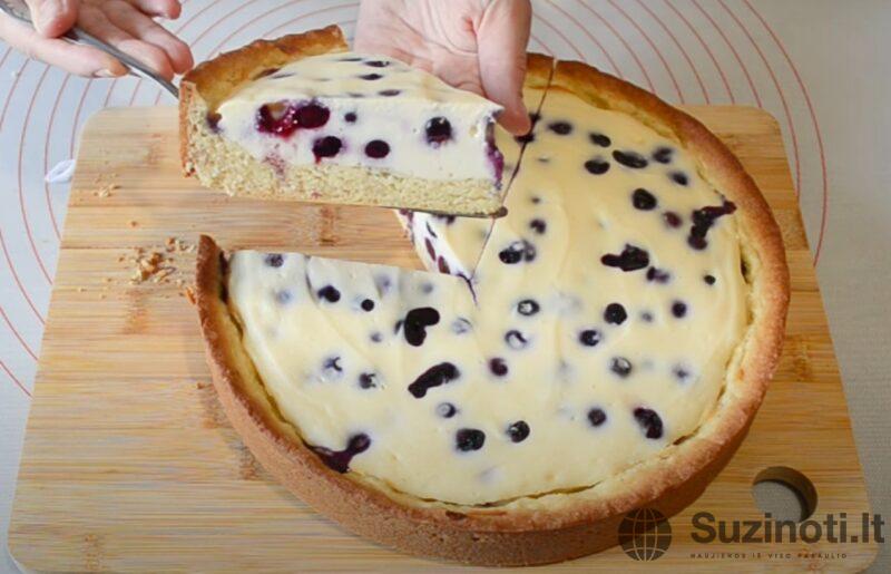 Ягодный пирог с творожной начинкой. Невероятно нежный: каждый кусочек просто тает во рту!