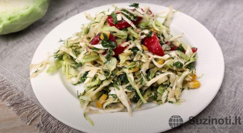 Салатов из капусты много, но я готовлю только один. Простой и вкусный рецепт