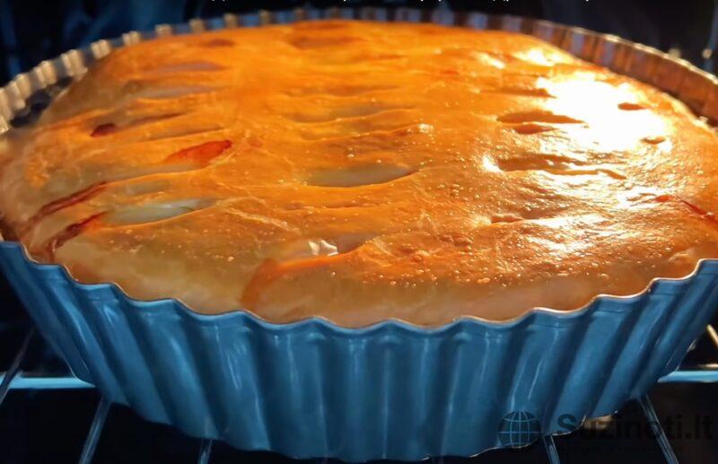 Накормите семью быстро и вкусно: большой мясной пирог без дрожжей, который не черствеет несколько дней