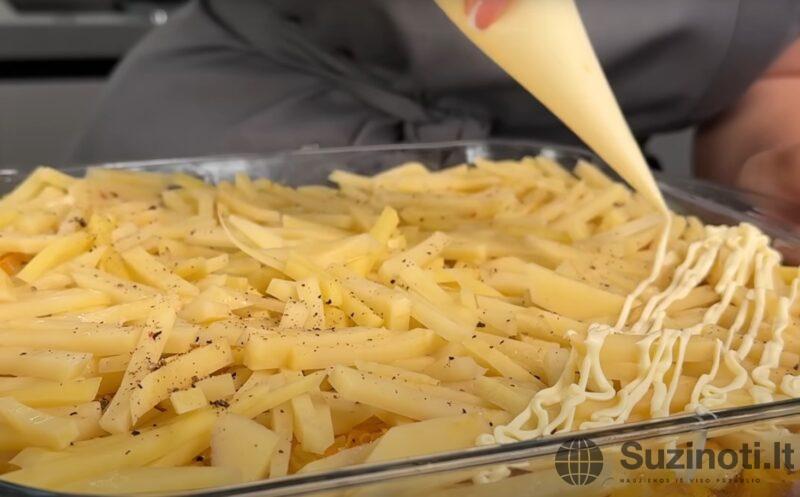 Как быстро и вкусно накормить всю семью. Сытный обед из картошки и курицы — блюдо ресторанного уровня!
