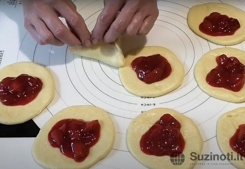 Пирожки с клубникой на тесте "Водолаз". Вкусная выпечка, которая не черствеет
