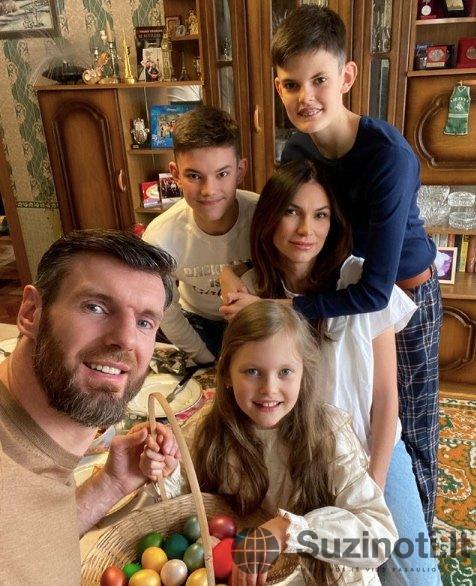 Kšištofas Lavrinovičius su šeima (nuotr. Instagram)