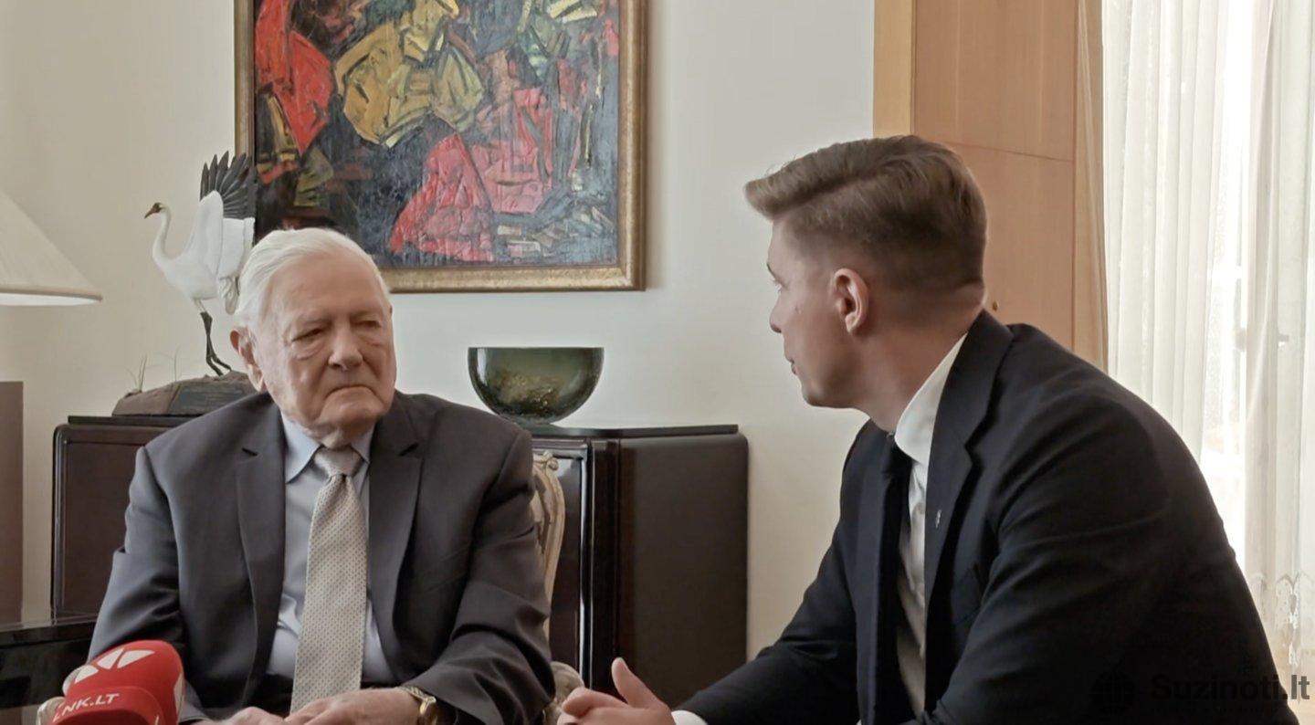 Valdas Adamkus ir Mindaugas Sinkevičius (nuotr. stop kadras)
