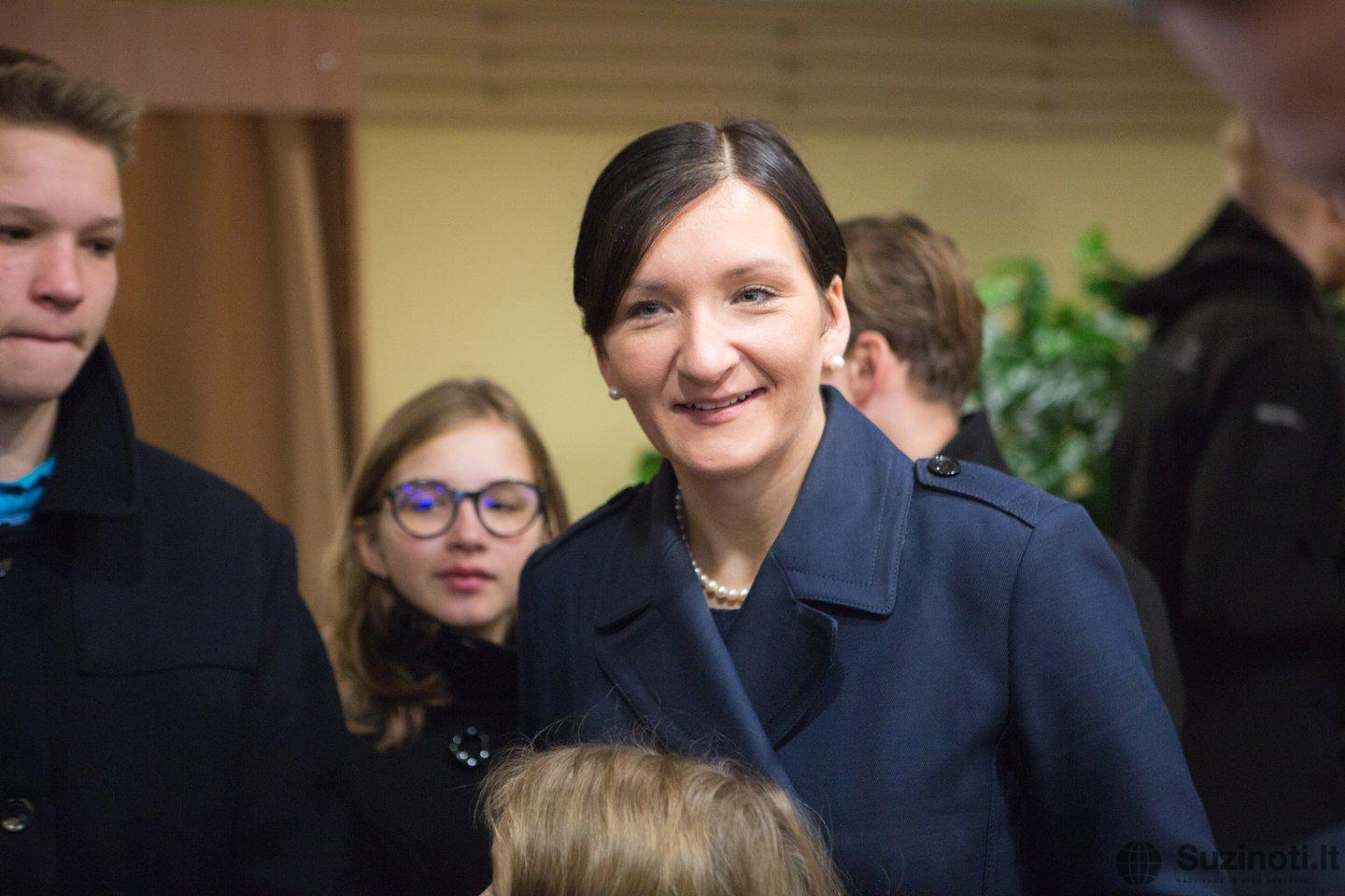 Austėja Landsbergienė savo naujoje knygoje kalba apie sveiko proto motinystę (nuotr. Mika Savičiūtė)