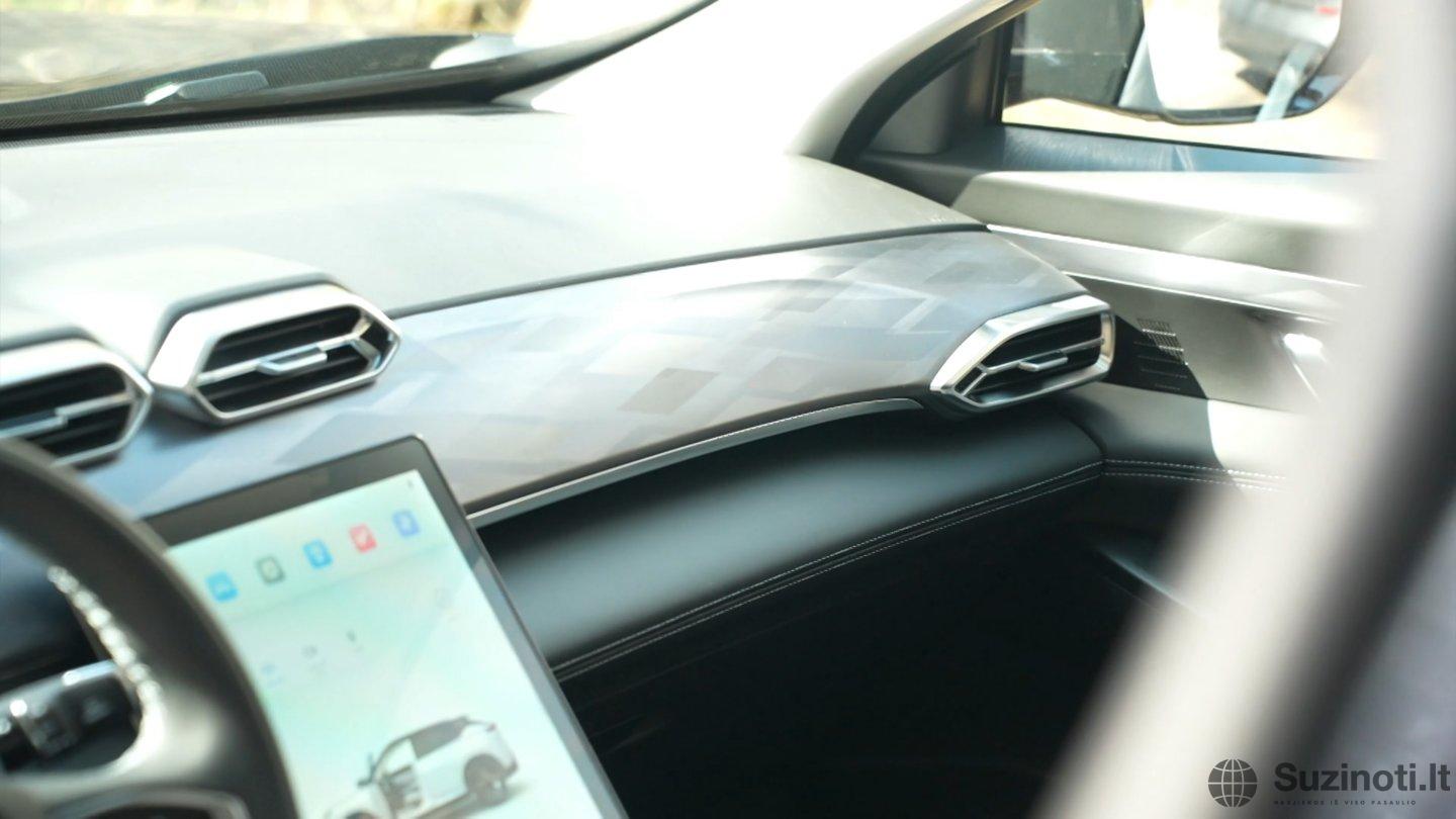 „Autopilotas“ reportažas apie naudotą BMW ir naują Dongfeng (nuotr. stop kadras)