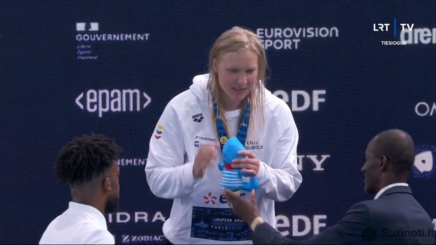Rūtai Meilutytei įteiktas Europos čempionato aukso medalis | „Stop“ kadras