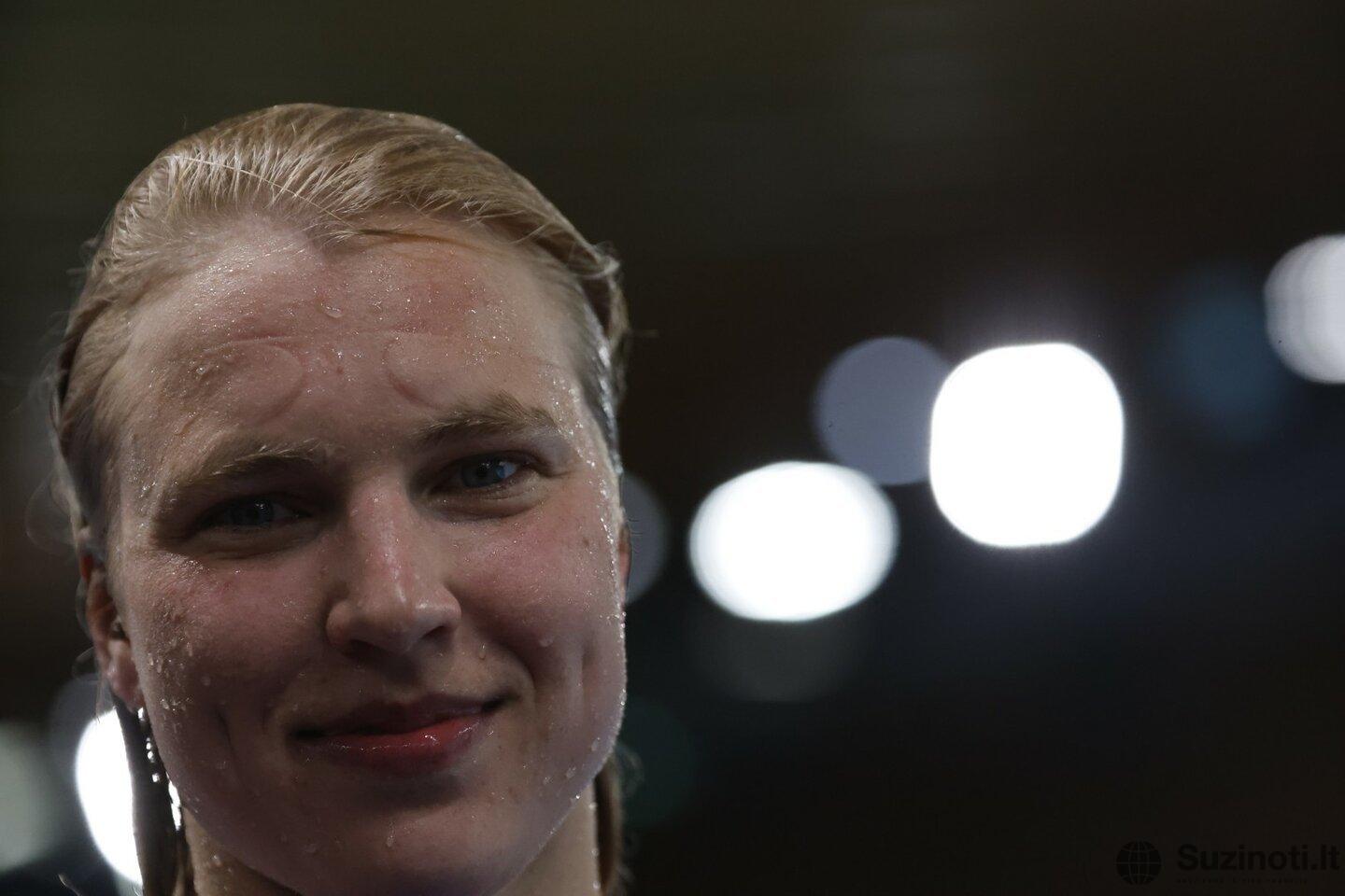 Moterų 50 m plaukimo krūtine finalas | EPA / MOHAMMED BADRA nuotr.