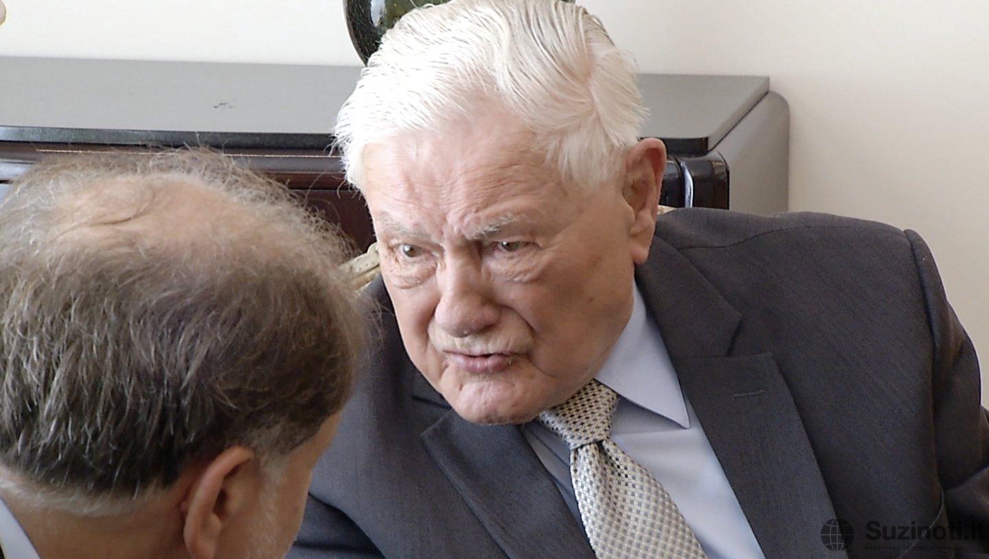 Valdas Adamkus ir Mindaugas Sinkevičius (nuotr. stop kadras)