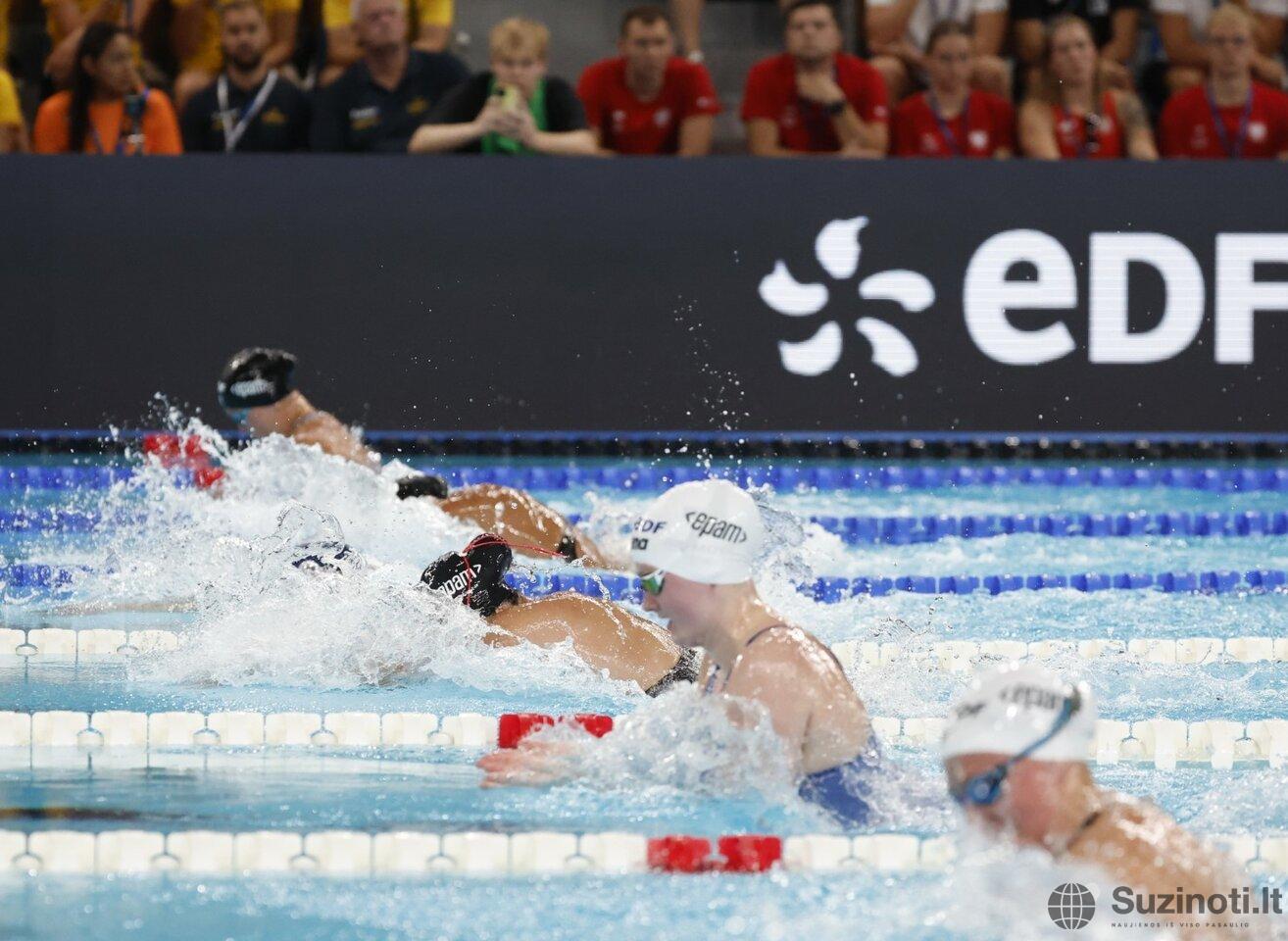 Moterų 50 m plaukimo krūtine finalas | EPA / MOHAMMED BADRA nuotr.