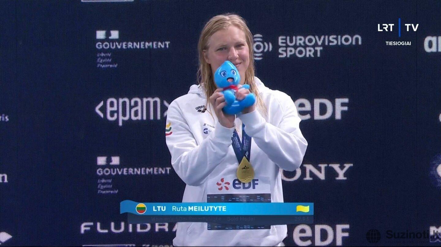 Rūtai Meilutytei įteiktas Europos čempionato aukso medalis | „Stop“ kadras