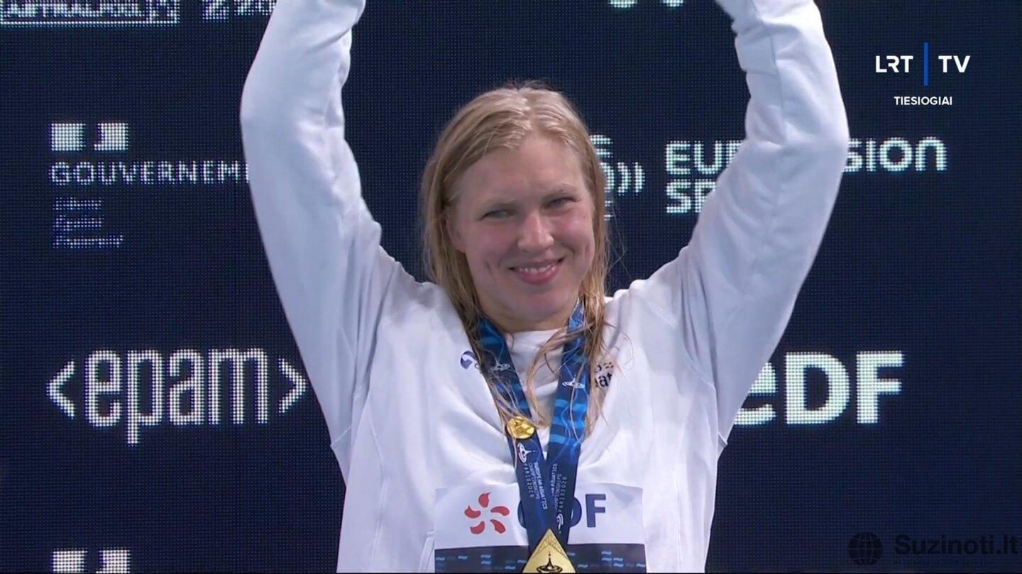 Rūtai Meilutytei įteiktas Europos čempionato aukso medalis | „Stop“ kadras